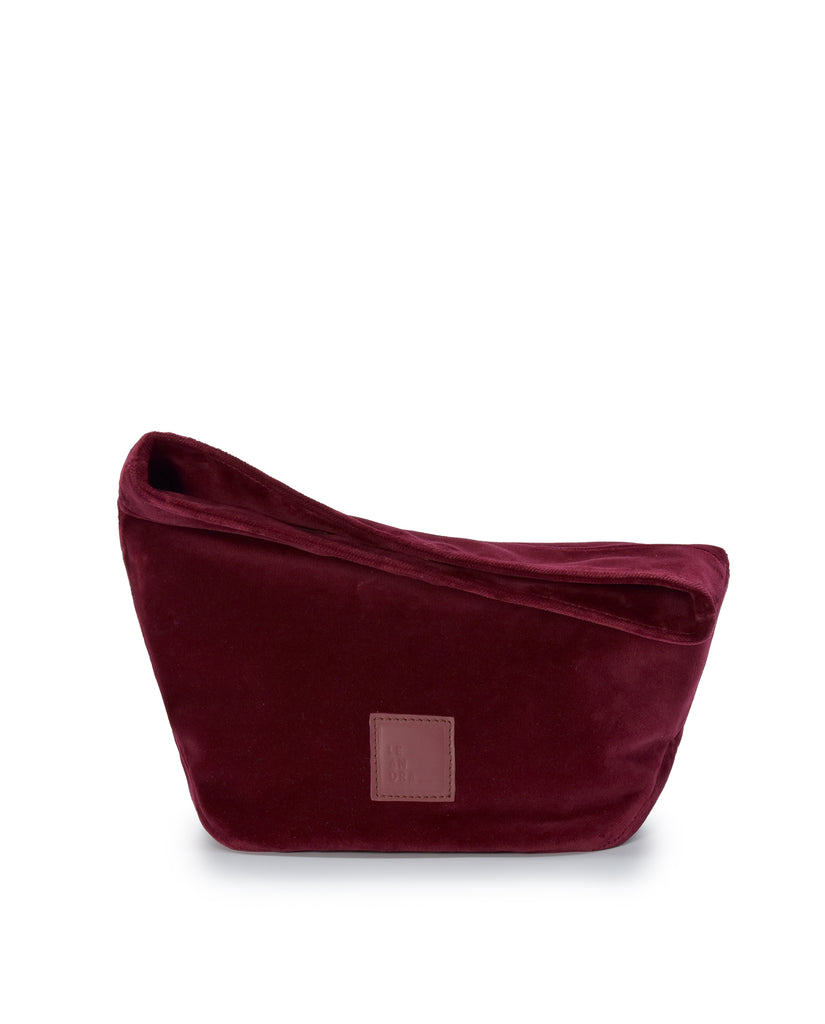 Imagen bolso de fiesta tipo paper bag en terciopelo color burdeos Leandra.