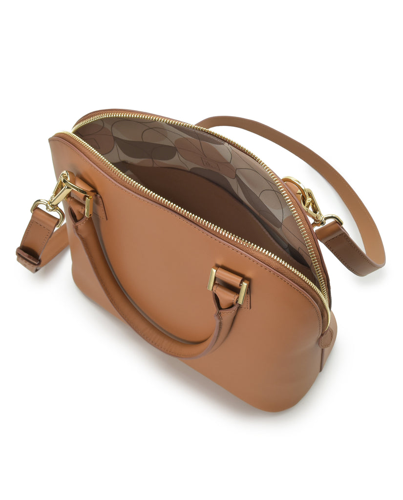Interior bolso de mano de piel color camel Leandra.