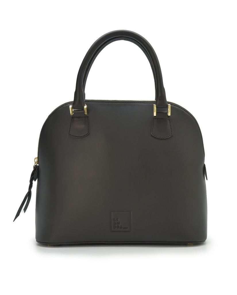 Imagen frontal de bolso de mano de piel en color negro Leandra. Bolsos de piel a la venta en leandrabrand.com fabricados en Ubrique, España