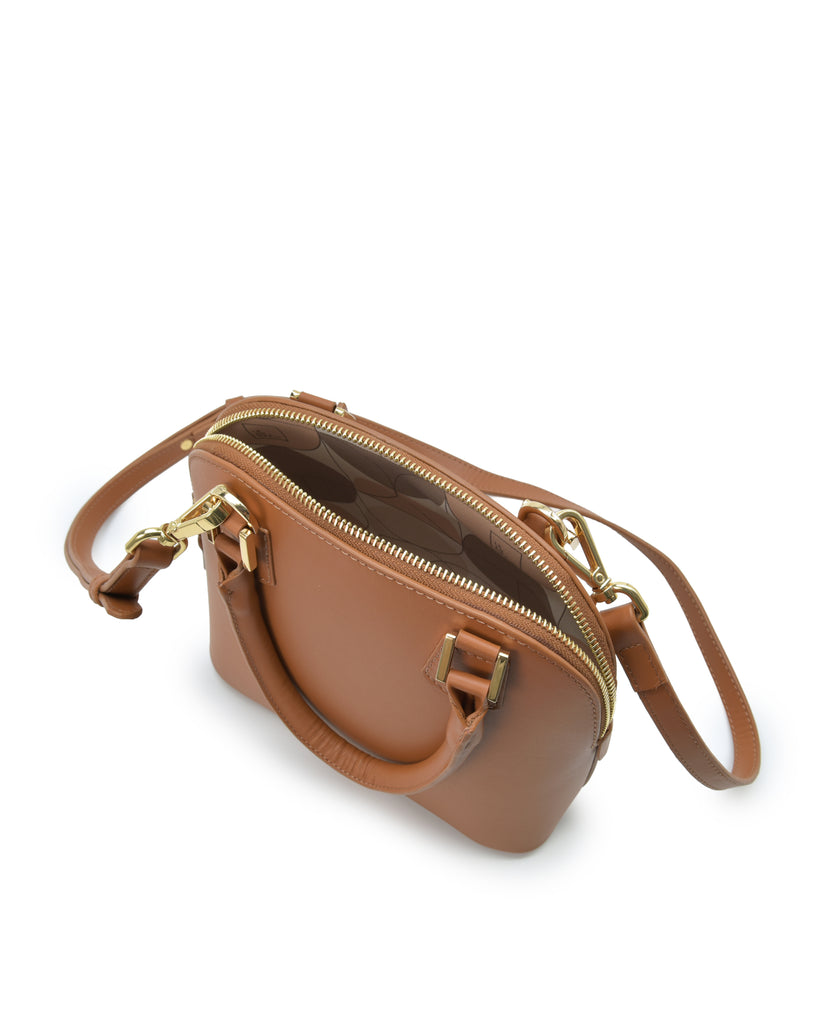 Interior asa corta de bolso de mano mini de piel color camel Leandra. Made in Spain