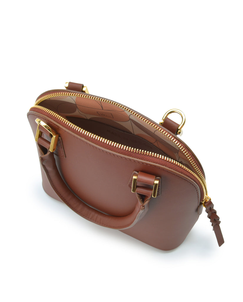 Interior asa corta de bolso de mano mini de piel color marrón Leandra. Bolso made in Spain