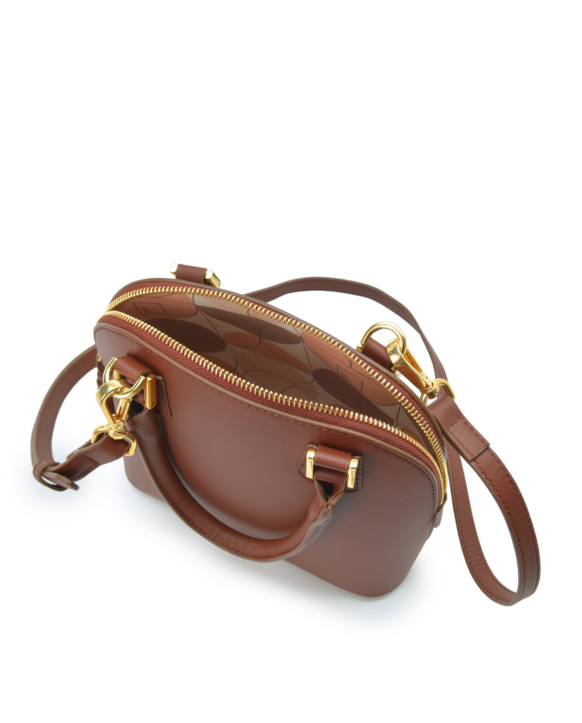 Interior asa corta de bolso de mano mini de piel color marrón Leandra. Made in Spain