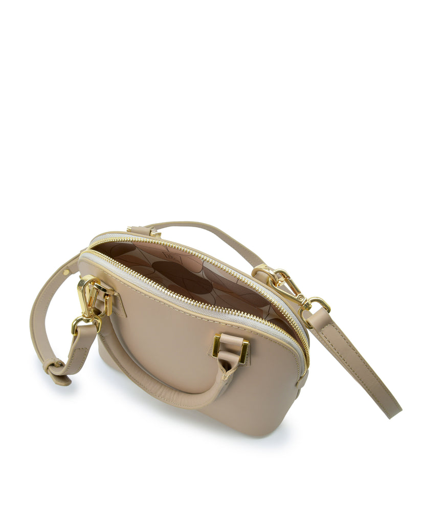Interior asa corta de bolso de mano mini de piel color taupé Leandra. Bolsos made in Spain