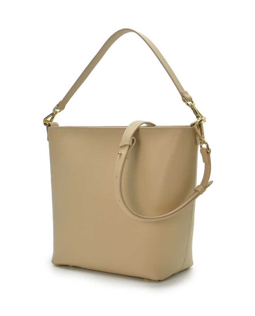Imagen doble asas bolso de bolso tote bag de piel beige multiposición Leandra. Fabricado en Ubrique España. 