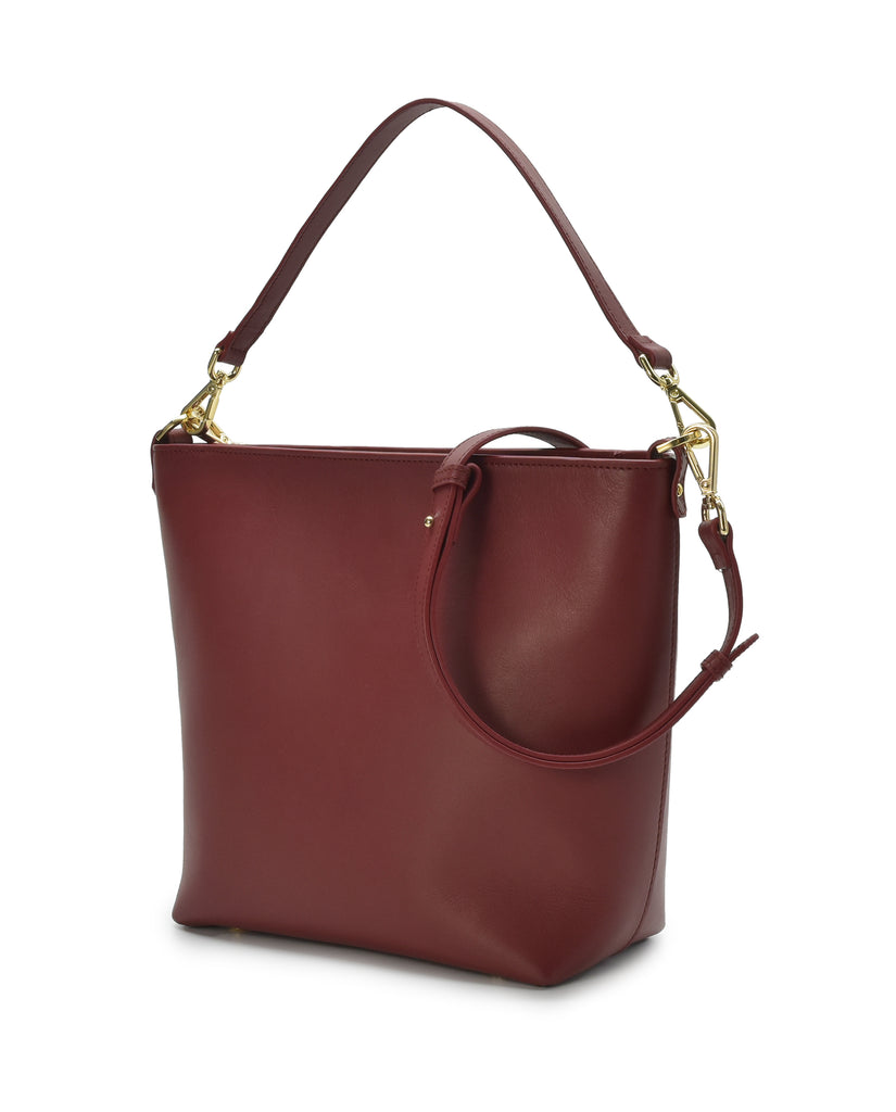 Imagen bolso lateral de bolso tote de piel burdeos multiposición Leandra Made in Spain 