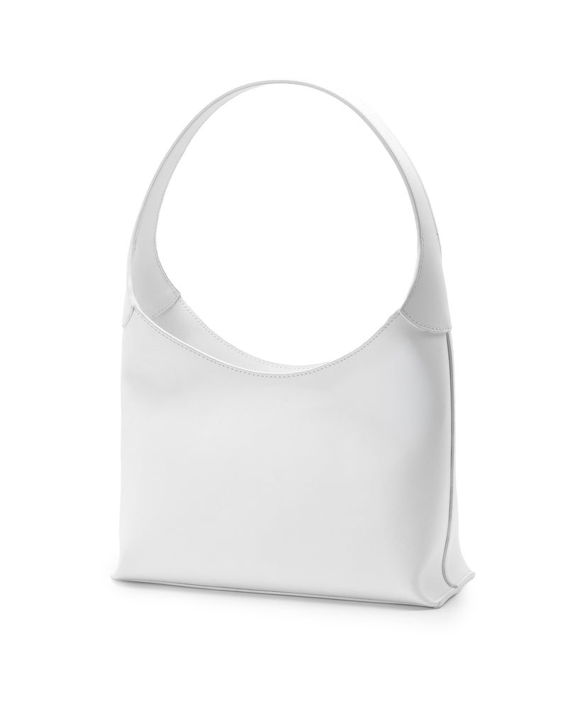 Imagen trasera de bolso hobo de piel color blanco Leandra.