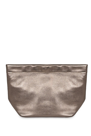 Bolso dorado de fiesta de piel tipo Mini Paper bag en color oro bronce Leandra. Bolso Made in Spain Leandra