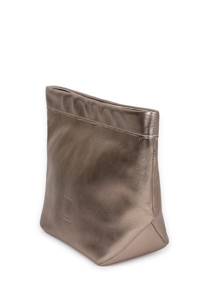 Bolso dorado tipo Mini Paper bag piel oro bronce Leandra . Bolsos de mano Leandra