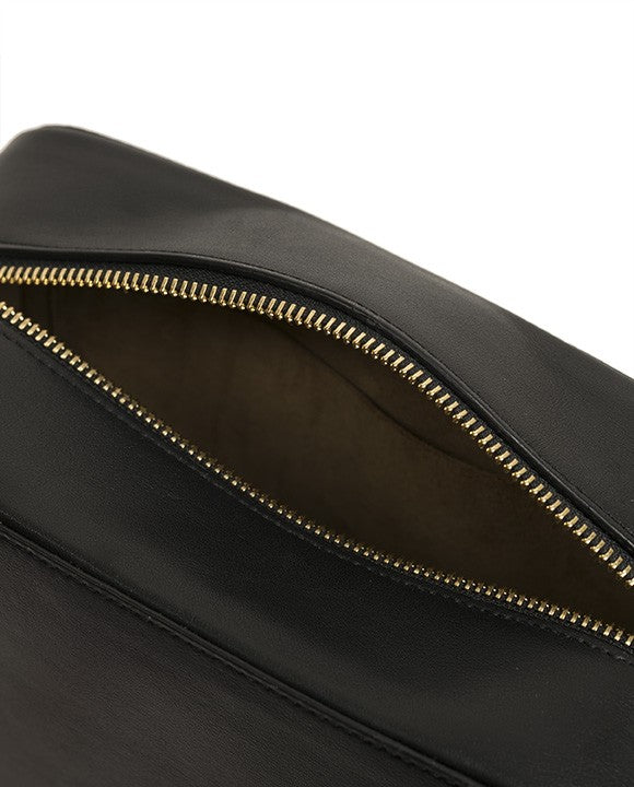 Bolso bandolera negra de piel Leandra. Bolso tipo crossbody negro de piel made in Spain Leandra