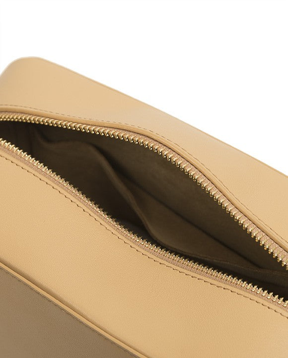 Bandolera crossbody champagne de piel Leandra | Bolso de piel fabricada en Ubrique Leandra.