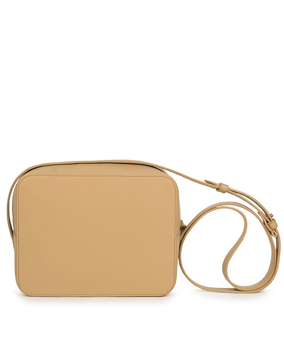 Crossbody nude de piel Leandra | Bolso de piel fabricada en Ubrique Leandra.