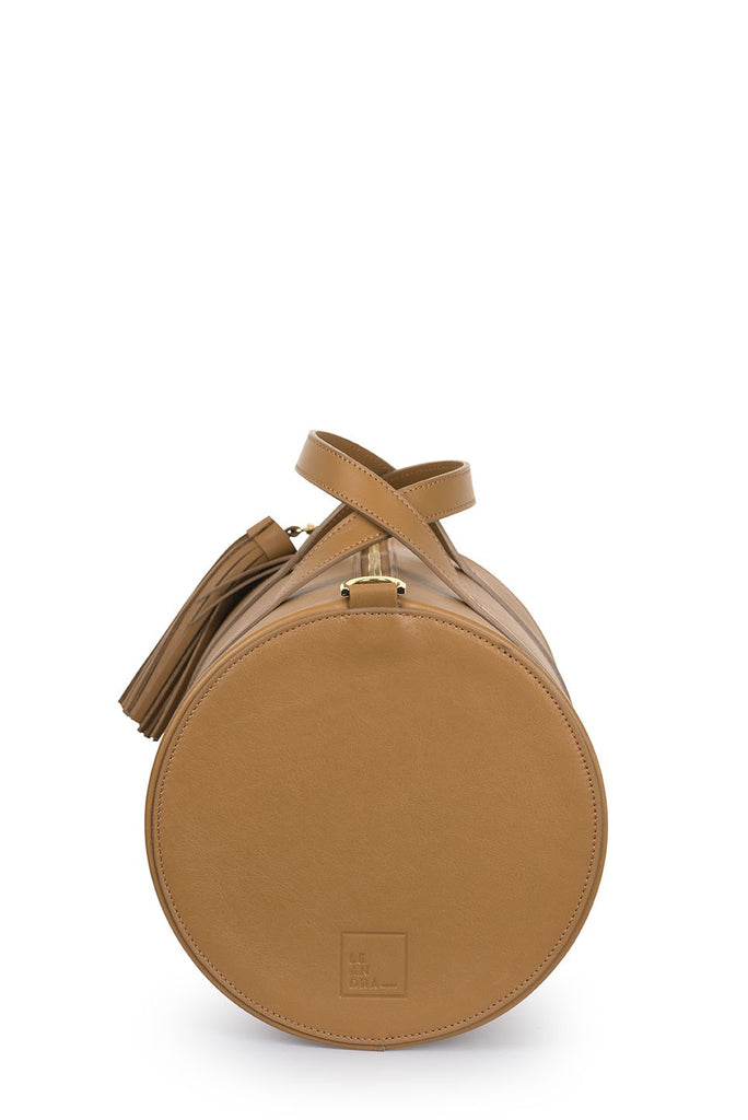 Bolso tipo bowling de piel toffee Leandra. Bolso piel de mujer made in Spain Leandra