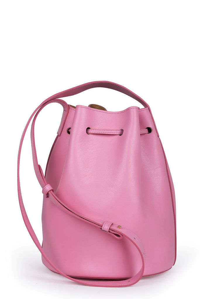 Imagen trasera de bolso saco de piel rosa Leandra. Bolso de piel rosa Made in Spain Leandra