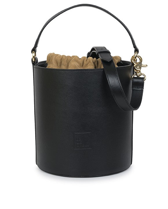 Bolso bucket color negro de piel made in Spain Leandra. Bolso de piel made in Spain Leandra imagen frontal