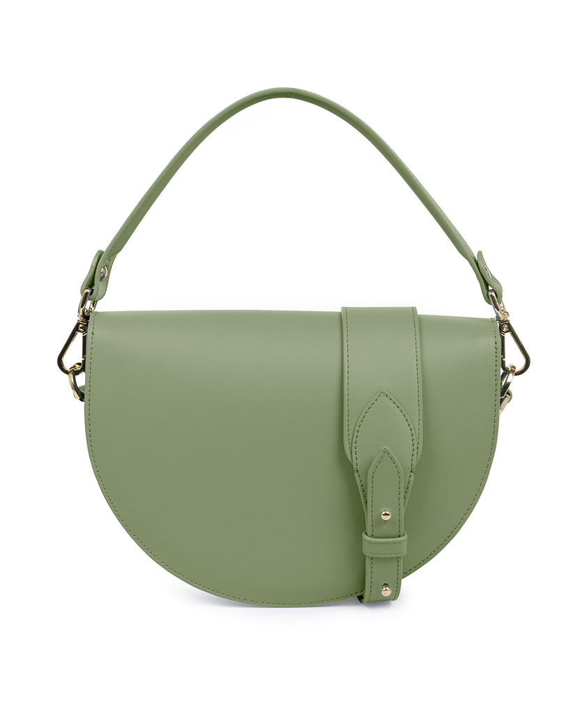 Imagen trasera de bolso de piel bandolera tipo saddle bag verde de piel Leandra. Bolso made in Spain Leandra