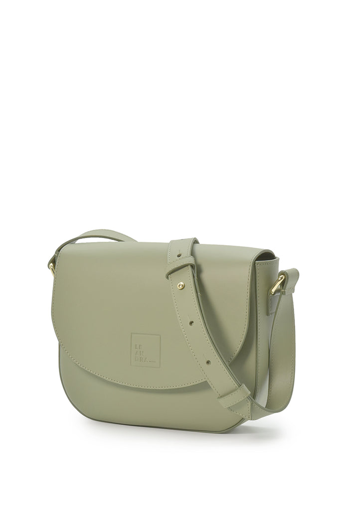 Bandolera de piel color verde con solapa made in Spain Leandra