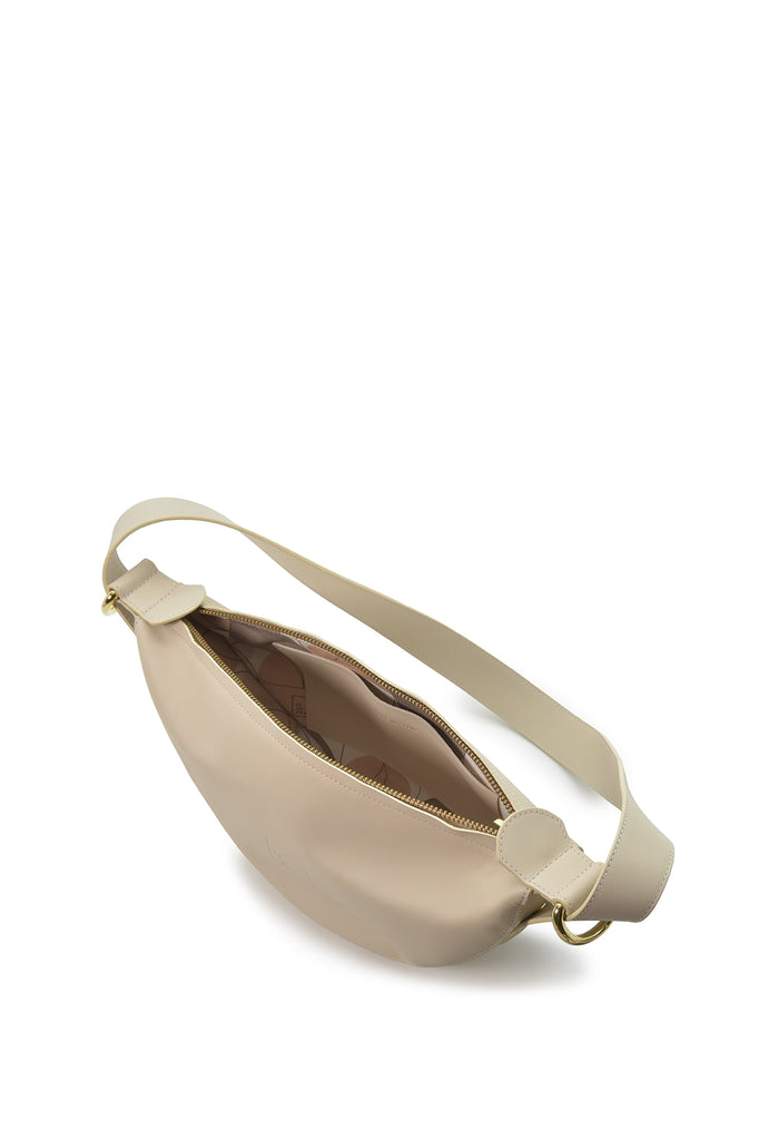 Bandolera media luna multiposición color burdeos Leandra detalle interior