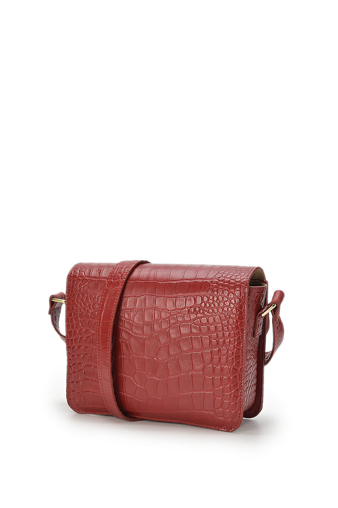 Bandolera con solapa cuadrada de piel grabada en coco rojo suave made in Spain Leandra