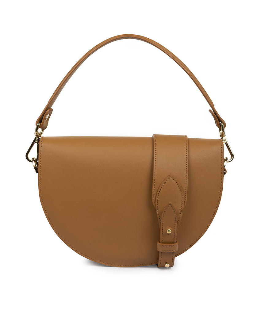Saddle bag caramel Leandra. Bolso tipo bandolera Saddle Leandra de piel made in Spain