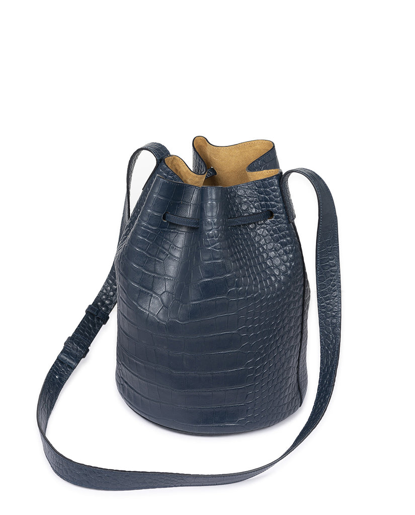 Bolso bucket bag grabado en coco color caramel Leandra. Bolso made in Spain Leandra imagen asa.