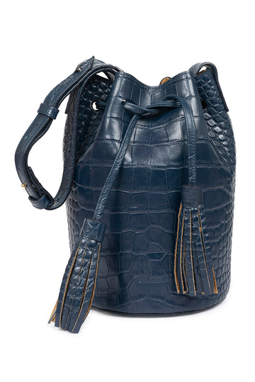 Bolso tipo mini bucket grabado en coco color azul Leandra. Mini saco de piel Leandra imagen frontal